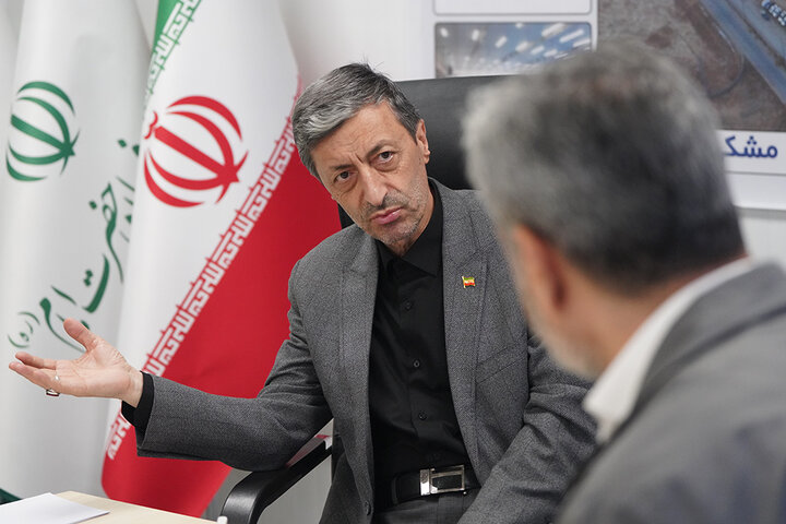 بازدید رئیس ستاد اجرایی فرمان امام از روند احداث کارخانه چادر مشکی قم