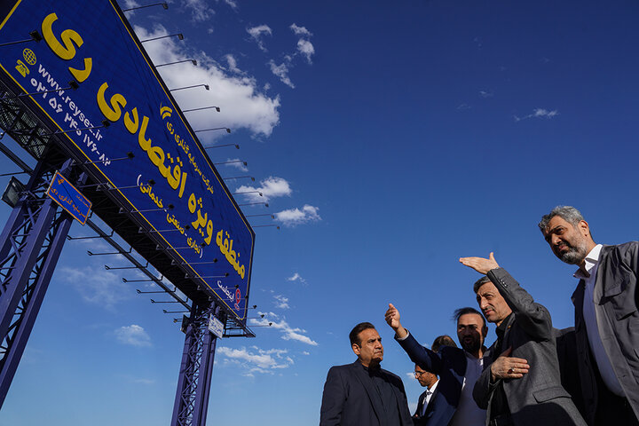 بازدید رئیس ستاد اجرایی فرمان امام از منطقه ویژه اقتصادی ری