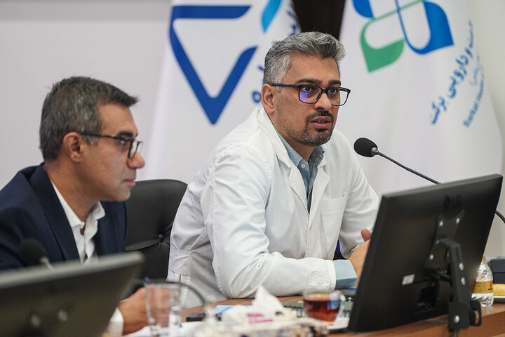بازدید رئیس ستاد اجرایی فرمان امام از شرکت البرز دارو