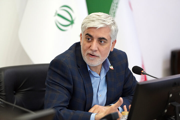 بازدید رئیس ستاد اجرایی فرمان امام از شرکت البرز دارو