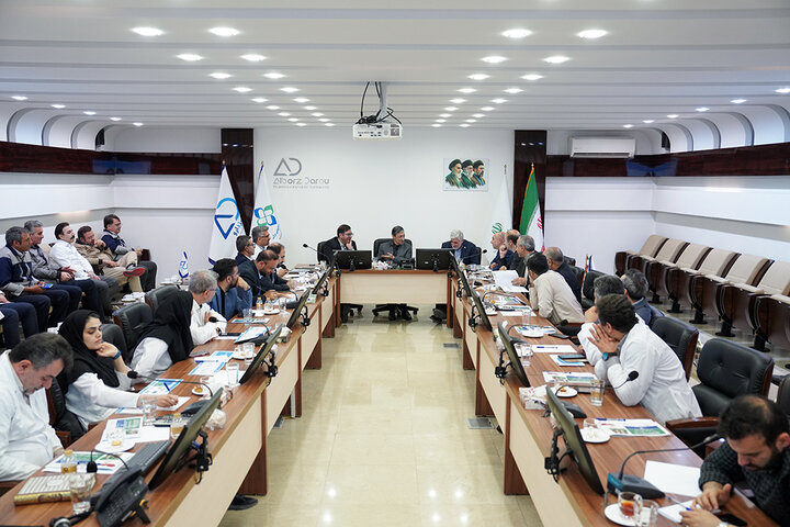 بازدید رئیس ستاد اجرایی فرمان امام از شرکت البرز دارو
