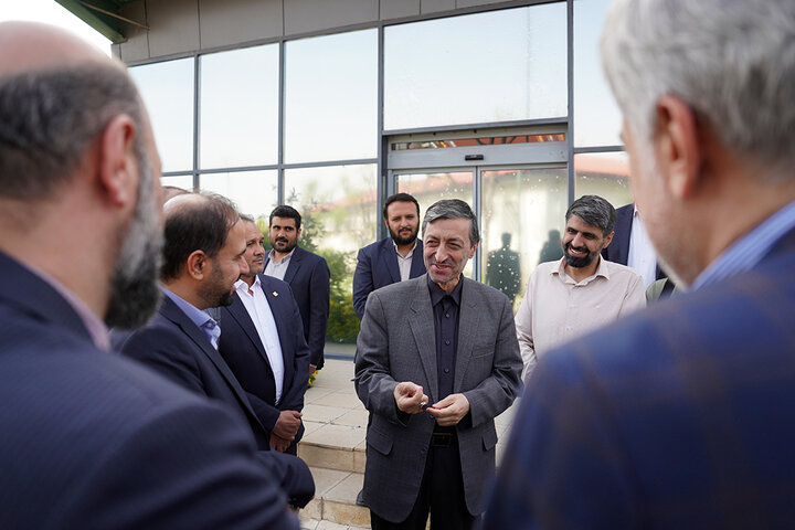 بازدید فتاح از شهرک دارویی برکت