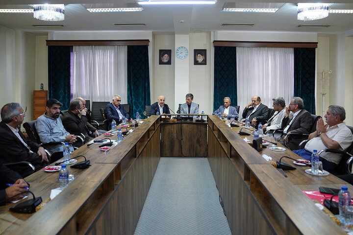 بازدید رئیس ستاد اجرایی فرمان امام از آسایشگاه خیریه کهریزک