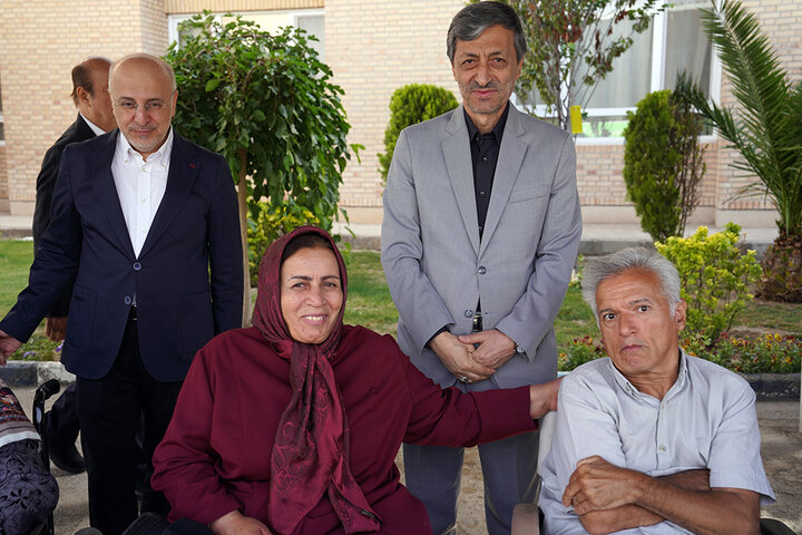 بازدید رئیس ستاد اجرایی فرمان امام از آسایشگاه خیریه کهریزک