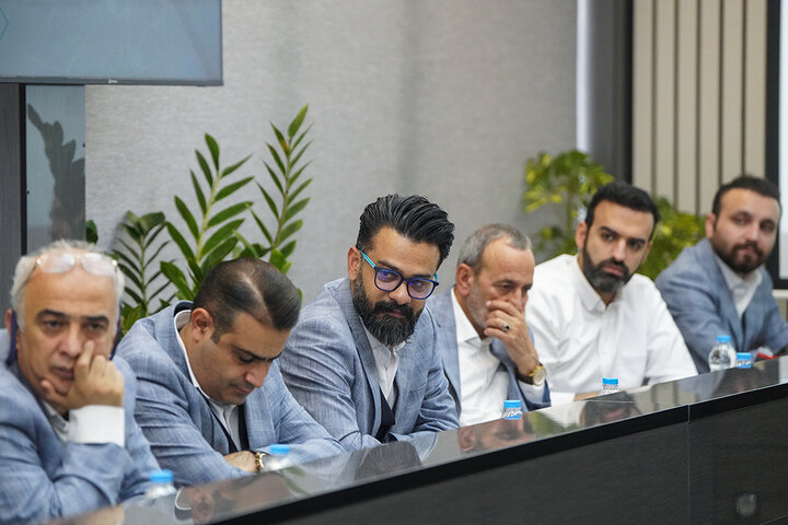 بازدید رئیس ستاد اجرایی فرمان امام از شرکت پخش البرز