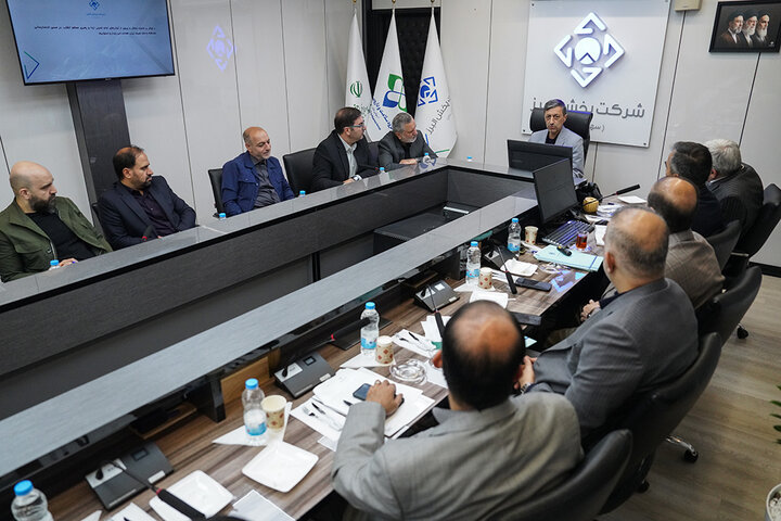 بازدید رئیس ستاد اجرایی فرمان امام از شرکت پخش البرز