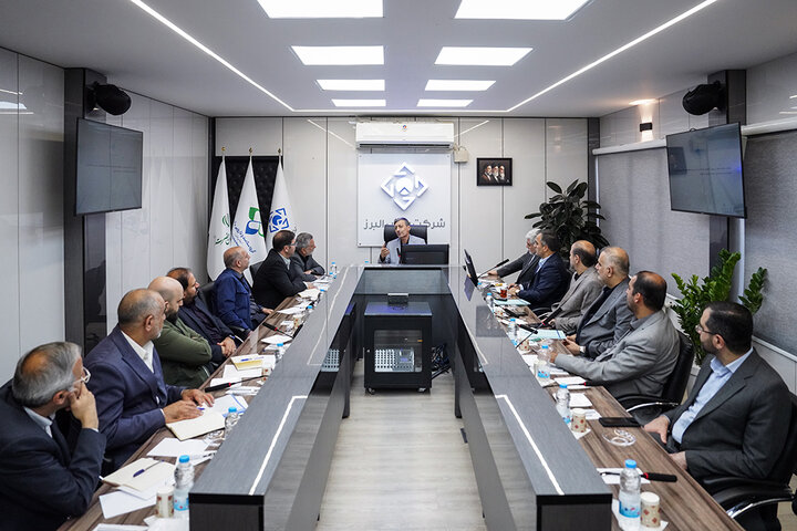 بازدید رئیس ستاد اجرایی فرمان امام از شرکت پخش البرز