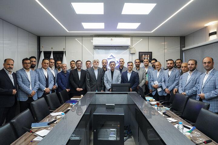بازدید رئیس ستاد اجرایی فرمان امام از شرکت پخش البرز