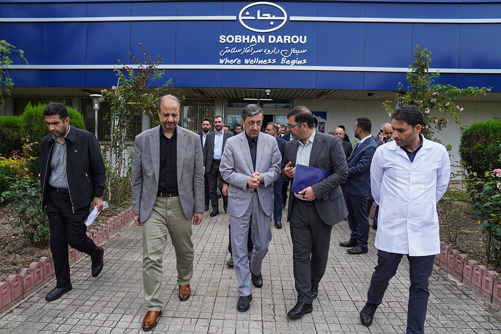 بازدید رئیس ستاد اجرایی فرمان امام از سبحان دارو