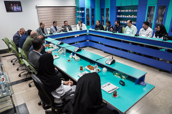 بازدید فتاح از کارخانه دارویی سبحان انکولوژی