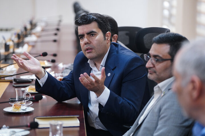 دیدار رئیس و معاونان دانشگاه شریف با رئیس ستاد اجرایی فرمان امام