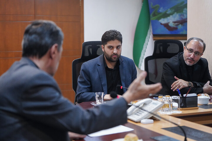 دیدار رئیس و معاونان دانشگاه شریف با رئیس ستاد اجرایی فرمان امام