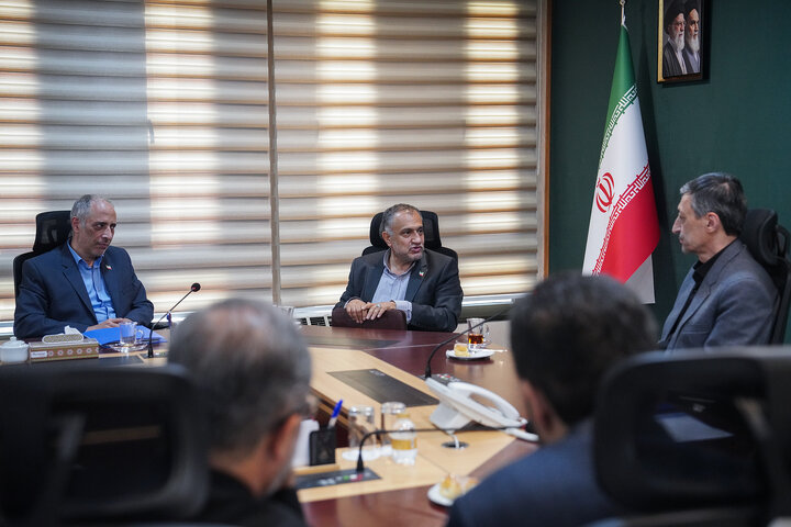 دیدار رئیس و معاونان دانشگاه شریف با رئیس ستاد اجرایی فرمان امام