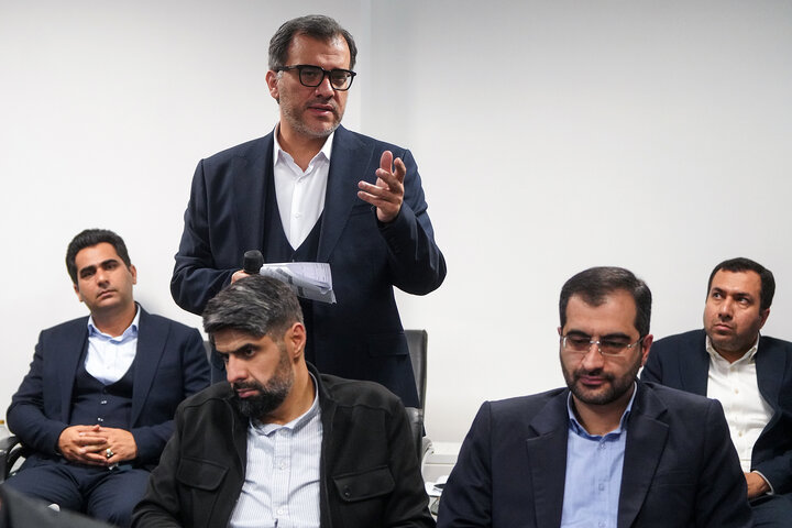 بازدید رئیس ستاد اجرایی فرمان امام از ایران دارو