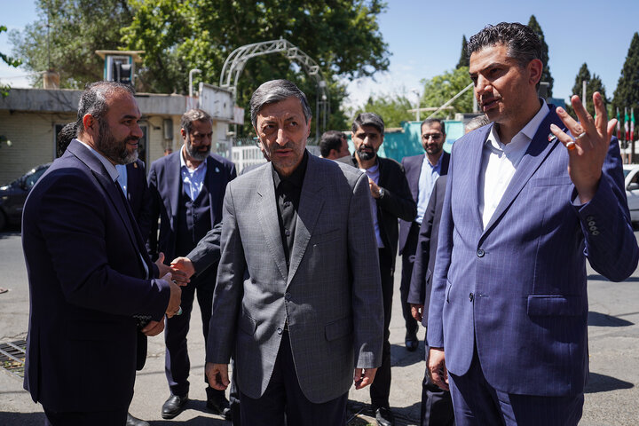 بازدید رئیس ستاد اجرایی فرمان امام از ایران دارو