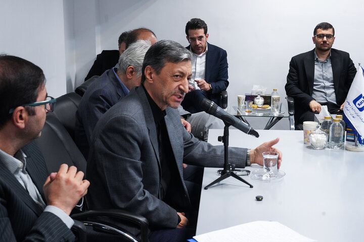 بازدید رئیس ستاد اجرایی فرمان امام از ایران دارو