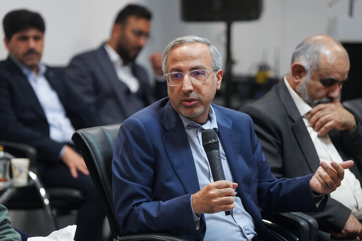 بازدید رئیس ستاد اجرایی فرمان امام از ایران دارو