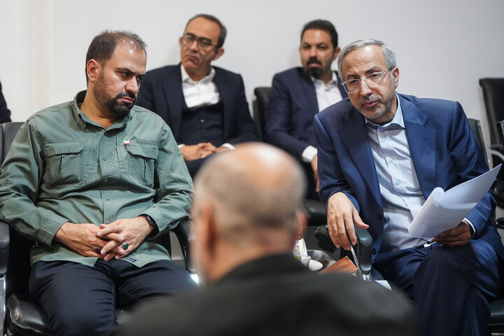 بازدید رئیس ستاد اجرایی فرمان امام از ایران دارو
