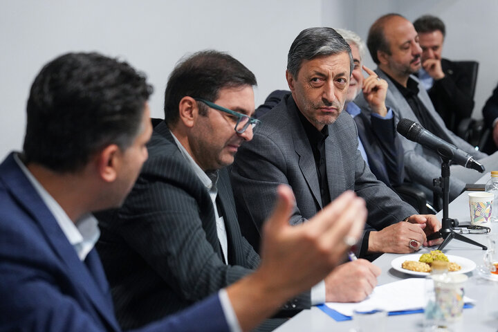 بازدید رئیس ستاد اجرایی فرمان امام از ایران دارو
