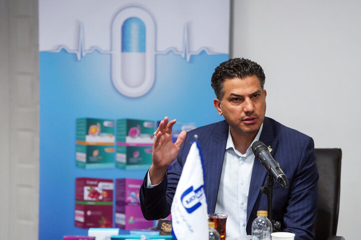 بازدید رئیس ستاد اجرایی فرمان امام از ایران دارو