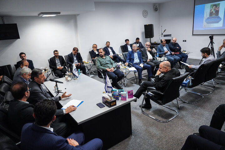بازدید رئیس ستاد اجرایی فرمان امام از ایران دارو