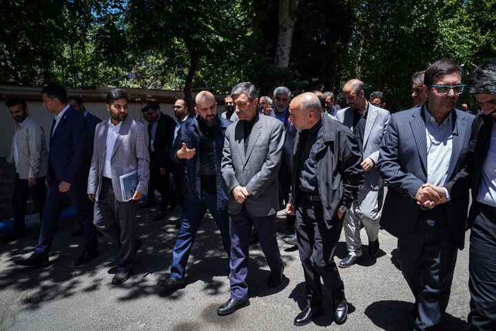 بازدید رئیس ستاد اجرایی فرمان امام از ایران دارو