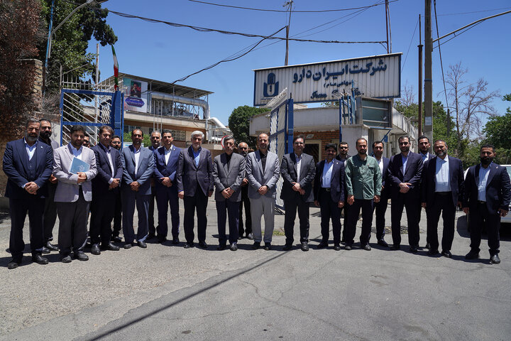 بازدید رئیس ستاد اجرایی فرمان امام از ایران دارو