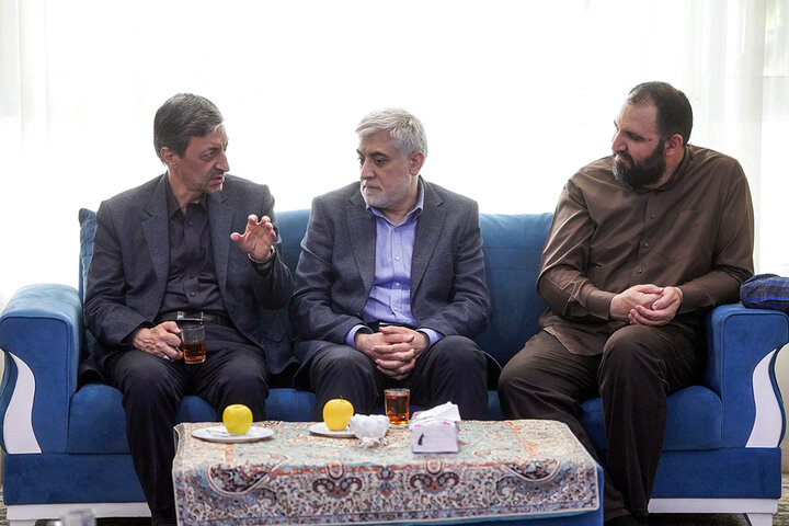 دیدار رئیس ستاد اجرایی فرمان امام با خانواده شهید شوشتری