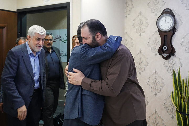 دیدار رئیس ستاد اجرایی فرمان امام با خانواده شهید شوشتری