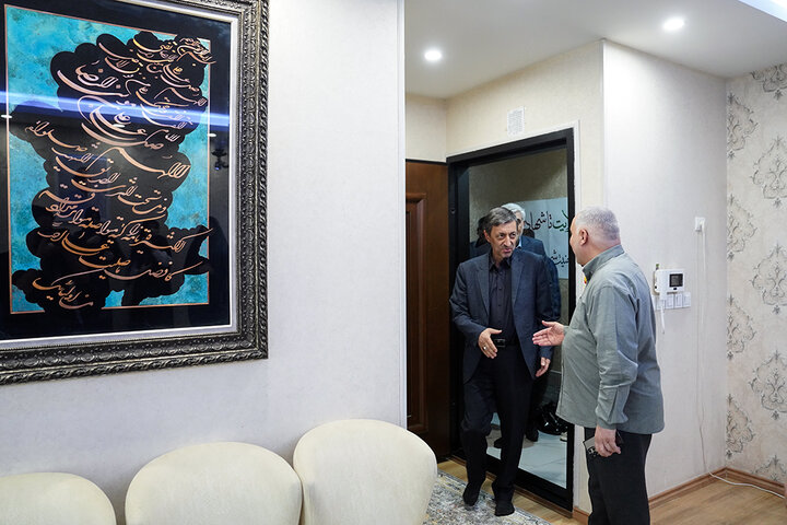 دیدار رئیس ستاد اجرایی فرمان امام با خانواده شهید شوشتری