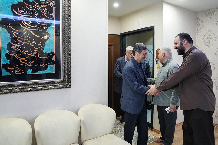 دیدار رئیس ستاد اجرایی فرمان امام با خانواده شهید شوشتری