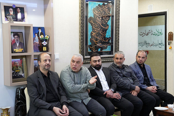 دیدار رئیس ستاد اجرایی فرمان امام با خانواده شهید شوشتری