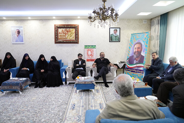 دیدار رئیس ستاد اجرایی فرمان امام با خانواده شهید شوشتری