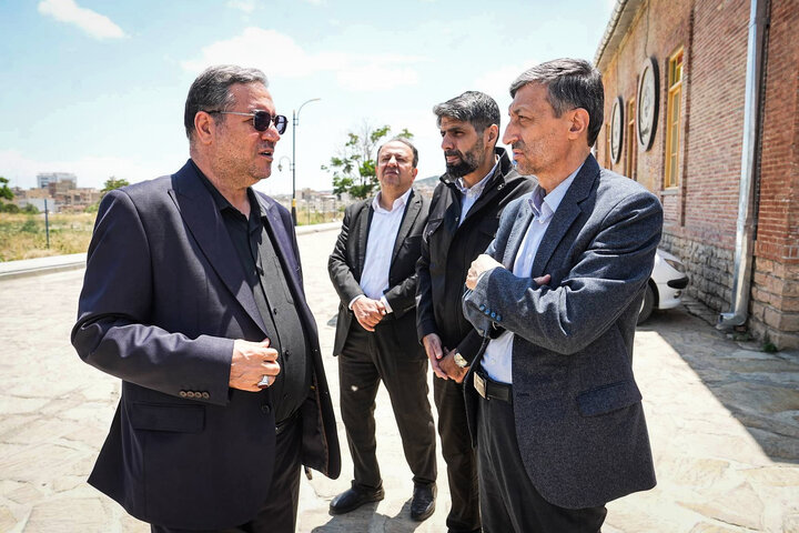 بازدید رئیس ستاد اجرایی فرمان امام از مرکز سرمایه‌گذاری آذربایجان غربی