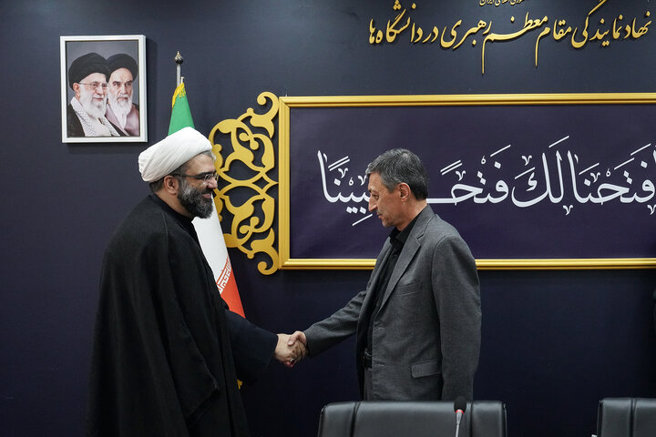 امضای تفاهم‌نامه همکاری مشترک در دیدار فتاح با رئیس نهاد نمایندگی مقام معظم رهبری در دانشگاه‌ها