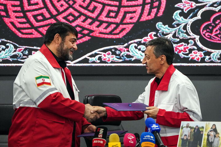 مراسم امضای تفاهم‌نامه همکاری میان ستاد اجرایی فرمان امام و جمعیت هلال‌احمر