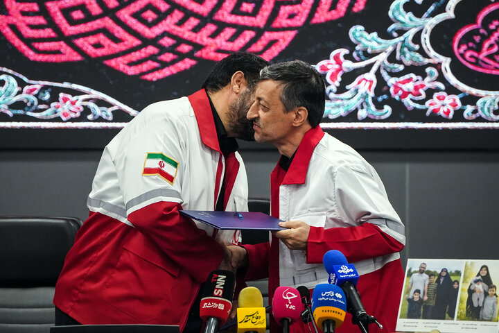 مراسم امضای تفاهم‌نامه همکاری میان ستاد اجرایی فرمان امام و جمعیت هلال‌احمر