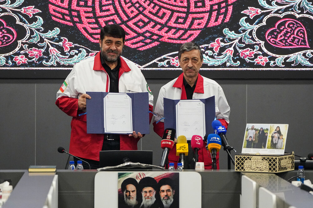 مراسم امضای تفاهم‌نامه همکاری میان ستاد اجرایی فرمان امام و جمعیت هلال‌احمر