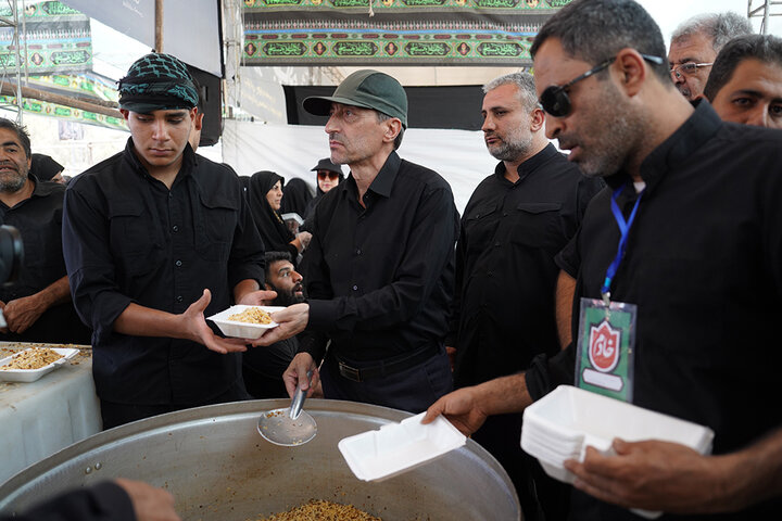 دومین روز خدمت‌رسانی به عزاداران رهبر شهید انقلاب در زائرشهر چهل‌سرا