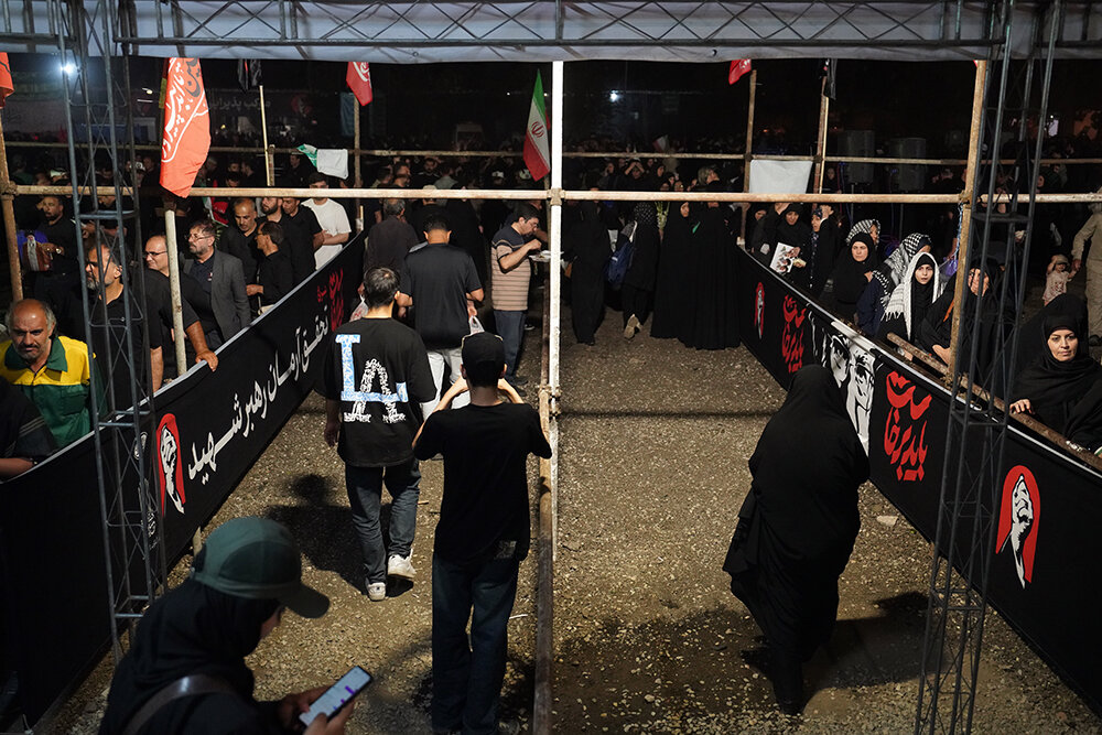 دومین روز خدمت‌رسانی به عزاداران رهبر شهید انقلاب در زائرشهر چهل‌سرا