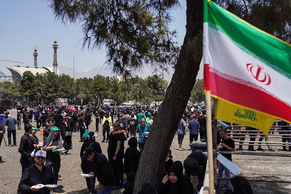 دومین روز خدمت‌رسانی به عزاداران رهبر شهید انقلاب در زائرشهر چهل‌سرا