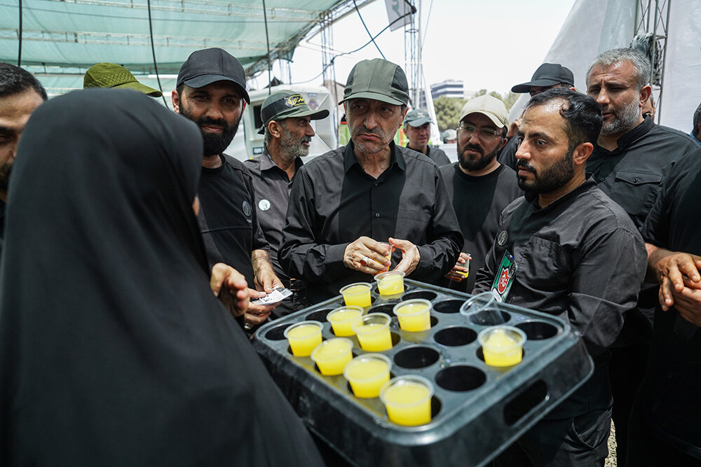 دومین روز خدمت‌رسانی به عزاداران رهبر شهید انقلاب در زائرشهر چهل‌سرا