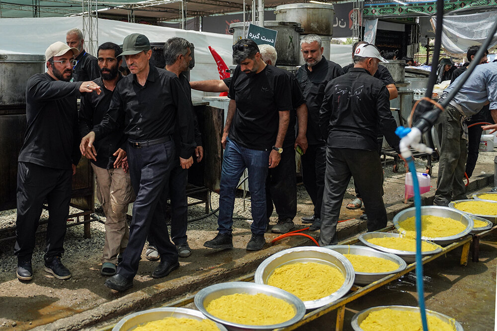 دومین روز خدمت‌رسانی به عزاداران رهبر شهید انقلاب در زائرشهر چهل‌سرا