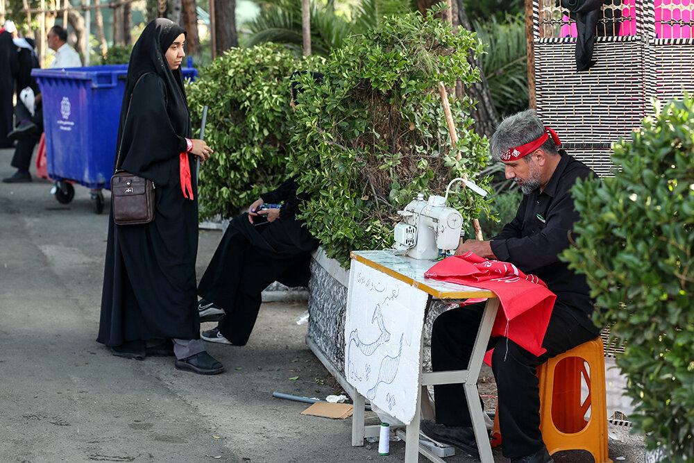 دومین روز خدمت‌رسانی به عزاداران رهبر شهید انقلاب در زائرشهر چهل‌سرا