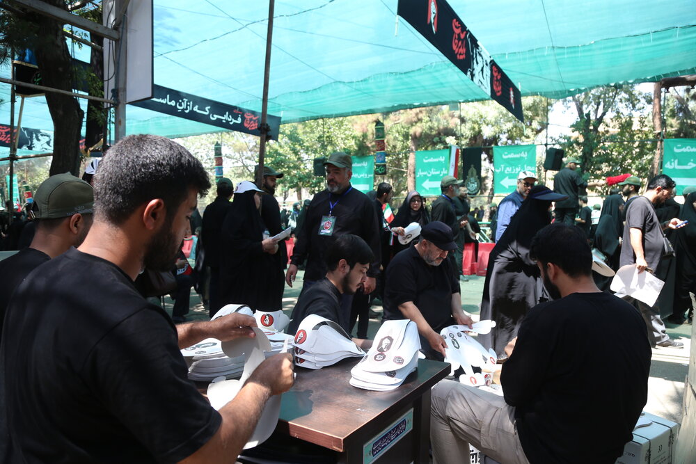 دومین روز خدمت‌رسانی به عزاداران رهبر شهید انقلاب در زائرشهر چهل‌سرا