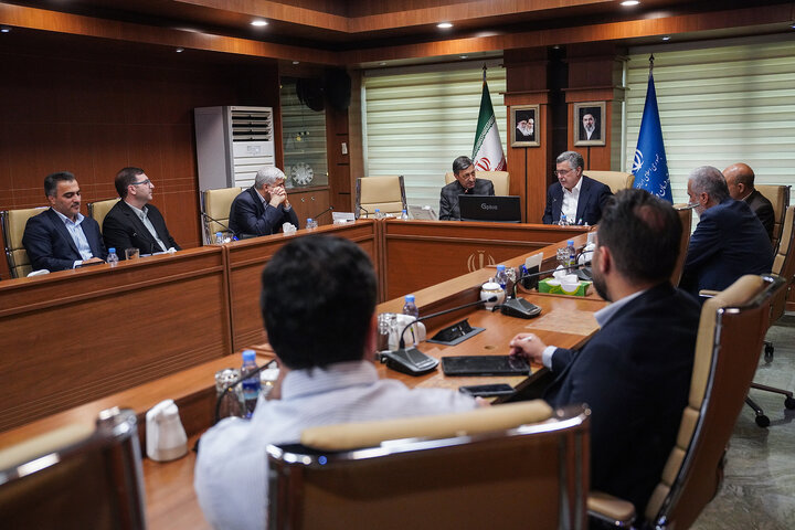 دیدار رئیس ستاد اجرایی فرمان امام با وزیر بهداشت
