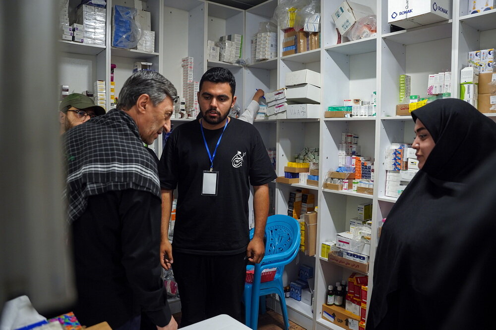 بازدید فتاح از خدمت‌رسانی بیمارستان سیار برکت در طریق الحسین
