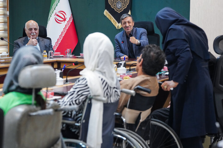 دیدار جمعی از مدیران و مددجویان کهریزک با رئیس ستاد اجرایی فرمان امام