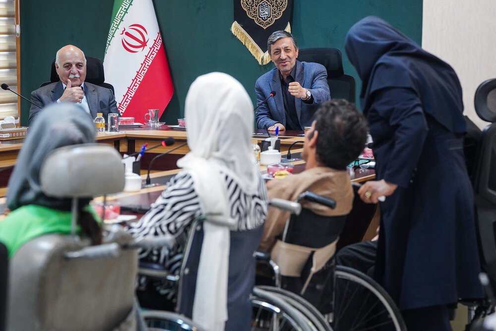 دیدار جمعی از مدیران و مددجویان کهریزک با رئیس ستاد اجرایی فرمان امام