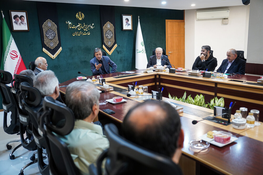 دیدار جمعی از مدیران و مددجویان کهریزک با رئیس ستاد اجرایی فرمان امام